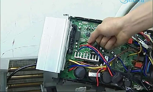 坊子美的空调电话是多少