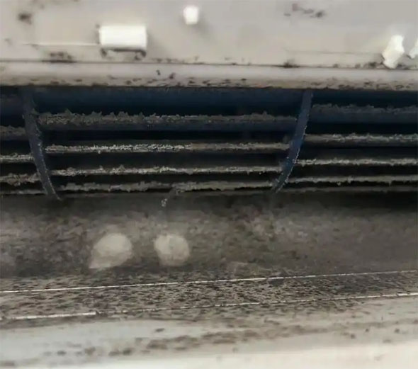 坊子空调吹的风有股烧焦味是怎么回事